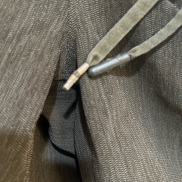 Lululemon Activewear Two In One Short Mens Size L Green Stretch Lightweight. - Picture 5 of 9